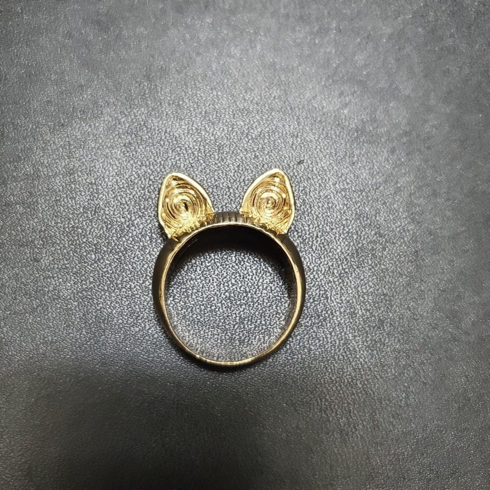 Gold tone kitty cat ears ring size 11